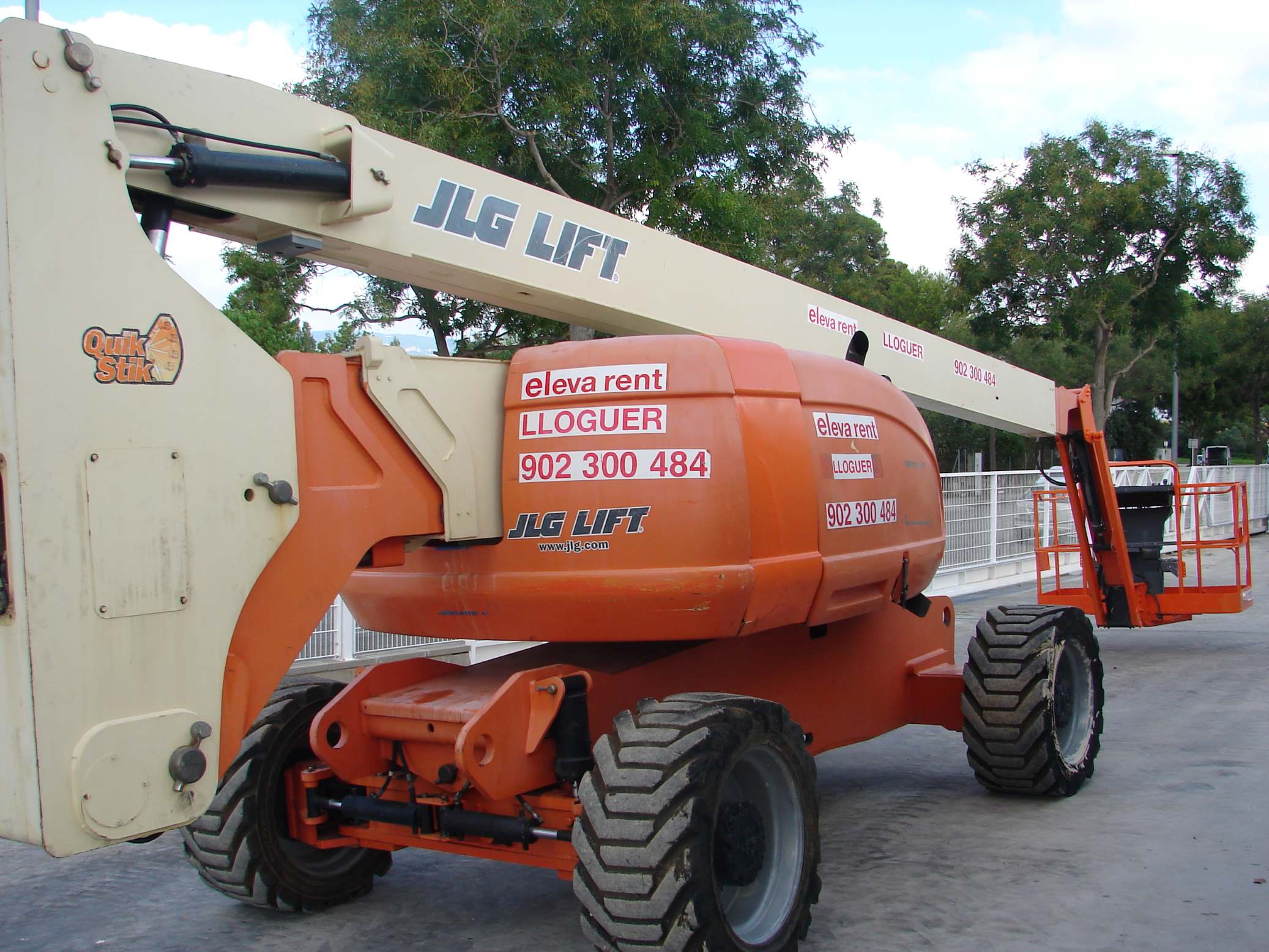 JLG 800AJ